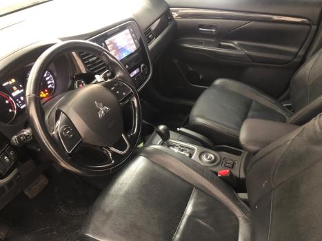 MITSUBISHI Outlander 2.2 16V 4P 4X4 DIESEL 7 LUGARES AUTOM�TICO, Foto 21