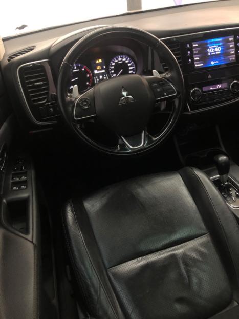 MITSUBISHI Outlander 2.2 16V 4P 4X4 DIESEL 7 LUGARES AUTOM�TICO, Foto 25