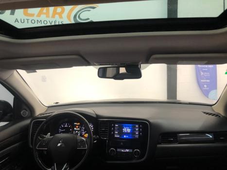 MITSUBISHI Outlander 2.2 16V 4P 4X4 DIESEL 7 LUGARES AUTOM�TICO, Foto 28