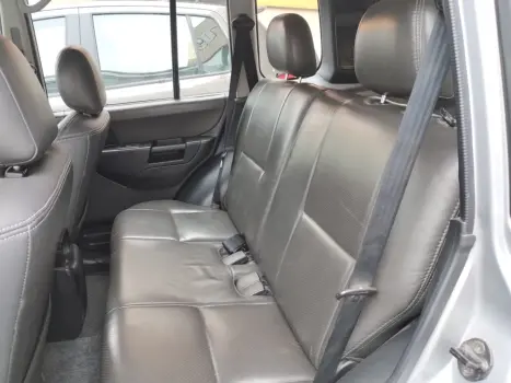 MITSUBISHI Pajero TR4 2.0 16V 4P 4X4 AUTOMÁTICO, Foto 8