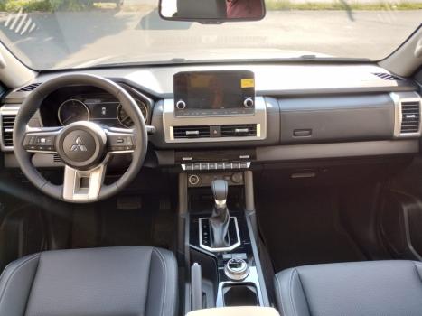 MITSUBISHI Triton 2.4 HPE-S BITURBO DIESEL CABINE DUPLA 4X4 AUTOMÁTICO, Foto 5