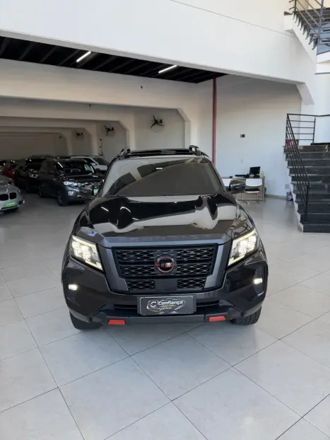 NISSAN Frontier 2.3 16V PRO4X CABINE DUPLA 4X4 BI-TURBO DIESEL AUTOM�TICO, Foto 4