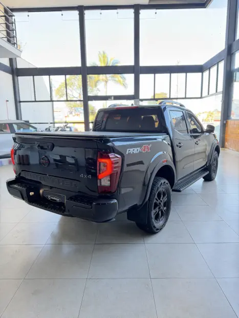 NISSAN Frontier 2.3 16V PRO4X CABINE DUPLA 4X4 BI-TURBO DIESEL AUTOM�TICO, Foto 8