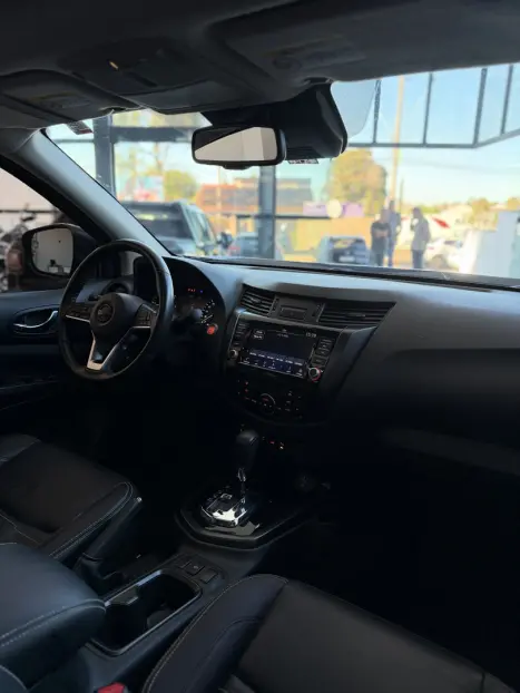 NISSAN Frontier 2.3 16V PRO4X CABINE DUPLA 4X4 BI-TURBO DIESEL AUTOM�TICO, Foto 18