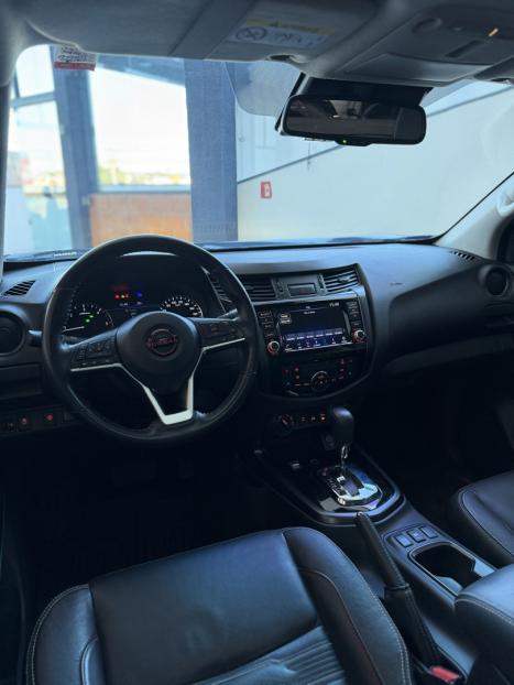 NISSAN Frontier 2.3 16V PRO4X CABINE DUPLA 4X4 BI-TURBO DIESEL AUTOM�TICO, Foto 19