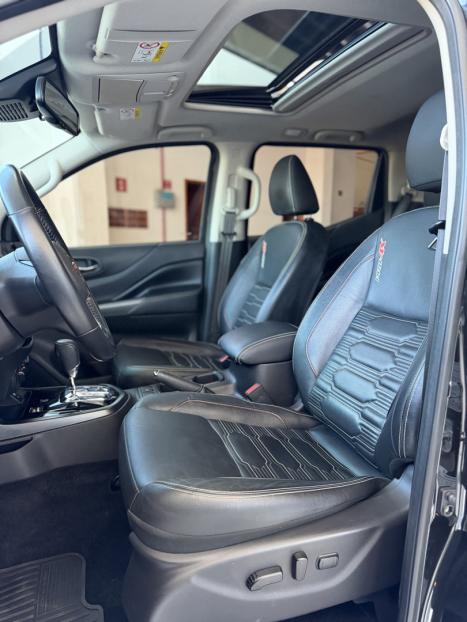 NISSAN Frontier 2.3 16V PRO4X CABINE DUPLA 4X4 BI-TURBO DIESEL AUTOM�TICO, Foto 20
