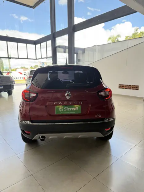 RENAULT Captur 1.3 16V 4P FLEX TCE ICONIC TURBO X-TRONIC AUTOM�TICO CVT, Foto 6