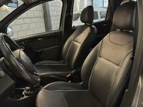 RENAULT Duster 2.0 16V 4P FLEX DYNAMIQUE AUTOM�TICO, Foto 6