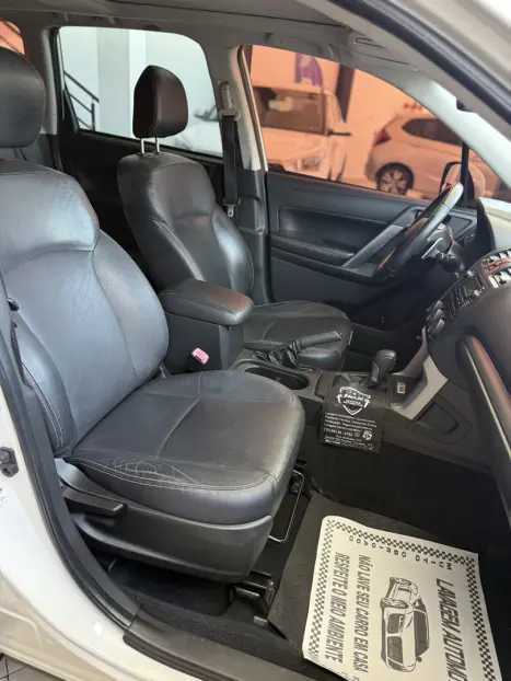 SUBARU Forester 2.0 16V 4P XT 4X4 AUTOM�TICO, Foto 10