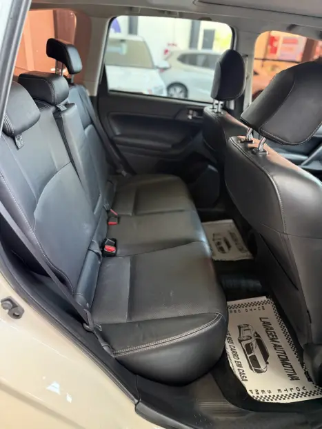 SUBARU Forester 2.0 16V 4P XT 4X4 AUTOM�TICO, Foto 11