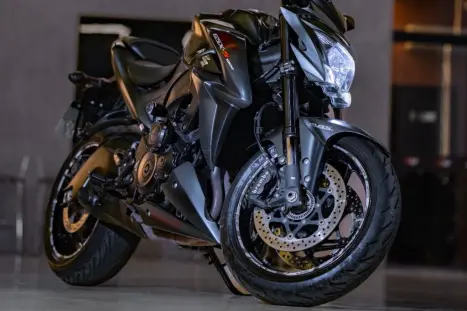 SUZUKI GSX-R 1000 RA, Foto 1