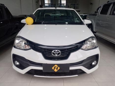 TOYOTA Etios Sedan , Foto 2