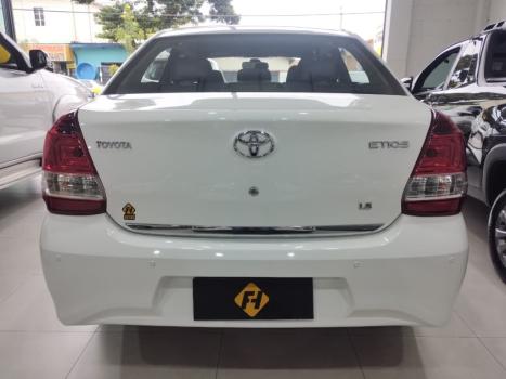 TOYOTA Etios Sedan , Foto 3