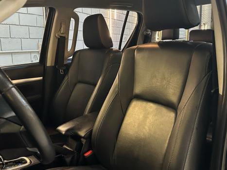 TOYOTA Hilux Caminhonete 2.7 16V 4P SRV FLEX 4X4  CABINE DUPLA AUTOMTICO, Foto 4