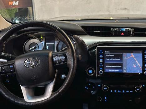 TOYOTA Hilux Caminhonete 2.7 16V 4P SRV FLEX 4X4  CABINE DUPLA AUTOMTICO, Foto 13