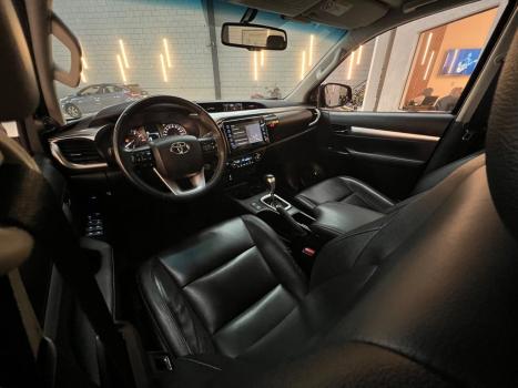 TOYOTA Hilux Caminhonete 2.7 16V 4P SRV FLEX 4X4  CABINE DUPLA AUTOM�TICO, Foto 3