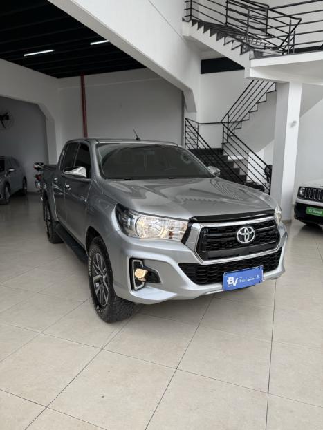 TOYOTA Hilux Caminhonete 2.8 16V SRV 4X4 DIESEL CABINE DUPLA AUTOMTICO, Foto 4
