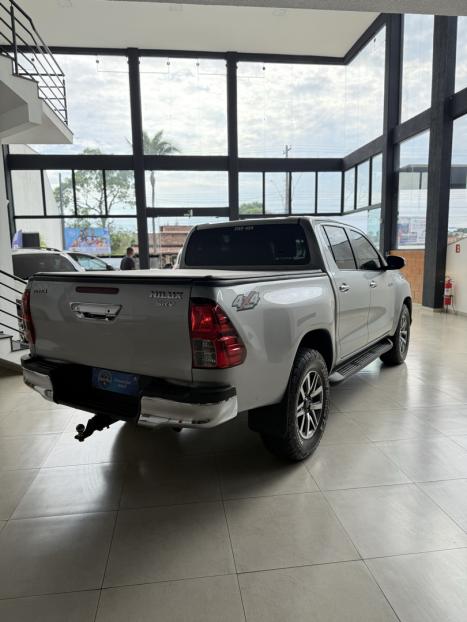 TOYOTA Hilux Caminhonete 2.8 16V SRV 4X4 DIESEL CABINE DUPLA AUTOMTICO, Foto 6