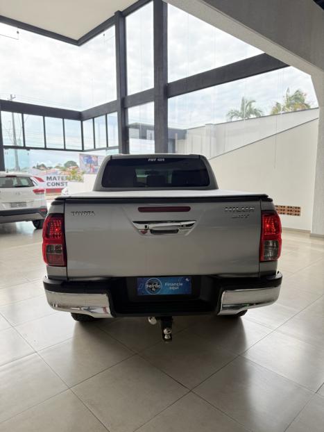 TOYOTA Hilux Caminhonete 2.8 16V SRV 4X4 DIESEL CABINE DUPLA AUTOMTICO, Foto 7