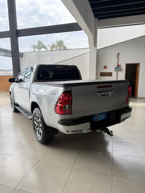TOYOTA Hilux Caminhonete 2.8 16V SRV 4X4 DIESEL CABINE DUPLA AUTOMTICO, Foto 8