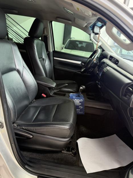 TOYOTA Hilux Caminhonete 2.8 16V SRV 4X4 DIESEL CABINE DUPLA AUTOMTICO, Foto 9