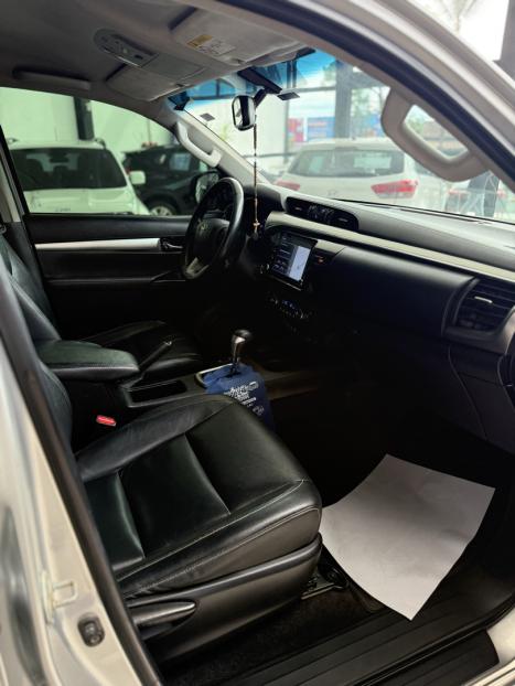 TOYOTA Hilux Caminhonete 2.8 16V SRV 4X4 DIESEL CABINE DUPLA AUTOMTICO, Foto 10