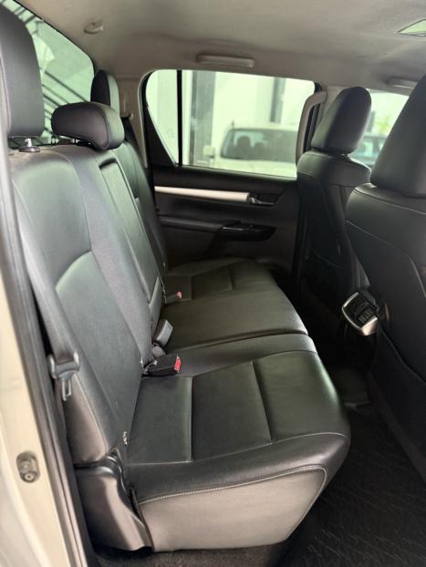 TOYOTA Hilux Caminhonete 2.8 16V SRV 4X4 DIESEL CABINE DUPLA AUTOMTICO, Foto 14