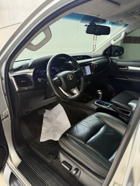 TOYOTA Hilux Caminhonete 2.8 16V SRV 4X4 DIESEL CABINE DUPLA AUTOMTICO, Foto 16