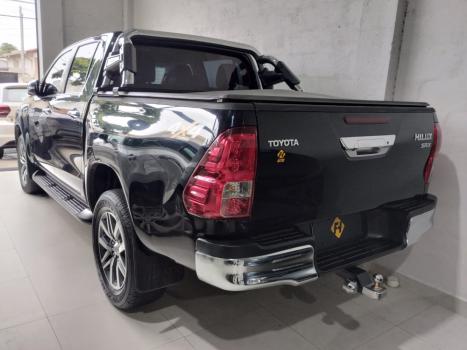 TOYOTA Hilux Caminhonete 2.8 16V SRX 4X4 DIESEL CABINE DUPLA AUTOM�TICO, Foto 4
