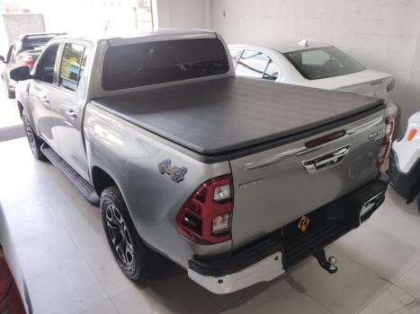 TOYOTA Hilux Caminhonete 2.8 16V SRX 4X4 DIESEL CABINE DUPLA AUTOM�TICO, Foto 4