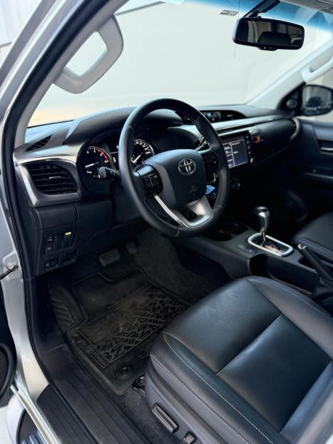 TOYOTA Hilux Caminhonete 2.8 16V SRV 4X4 DIESEL CABINE DUPLA AUTOM�TICO, Foto 8
