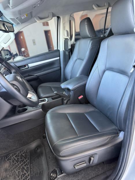 TOYOTA Hilux Caminhonete 2.8 16V SRV 4X4 DIESEL CABINE DUPLA AUTOM�TICO, Foto 9