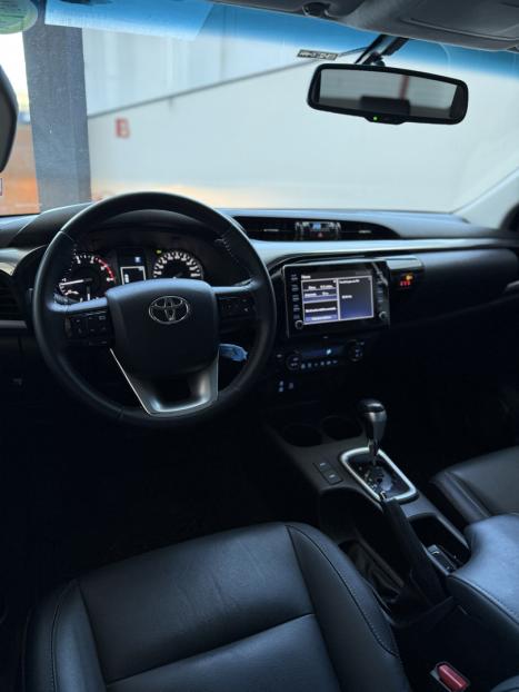 TOYOTA Hilux Caminhonete 2.8 16V SRV 4X4 DIESEL CABINE DUPLA AUTOM�TICO, Foto 11