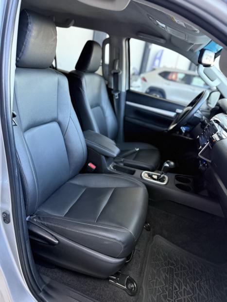 TOYOTA Hilux Caminhonete 2.8 16V SRV 4X4 DIESEL CABINE DUPLA AUTOM�TICO, Foto 16