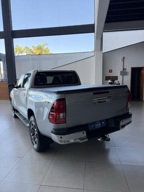 TOYOTA Hilux Caminhonete 2.8 16V SRV 4X4 DIESEL CABINE DUPLA AUTOM�TICO, Foto 18