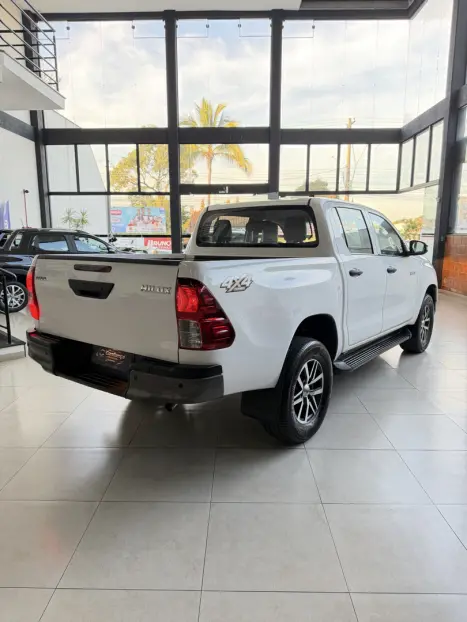 TOYOTA Hilux Caminhonete 2.8 4P 4X4 STD TURBO DIESEL CABINE DUPLA, Foto 8