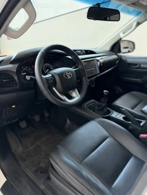 TOYOTA Hilux Caminhonete 2.8 4P 4X4 STD TURBO DIESEL CABINE DUPLA, Foto 14