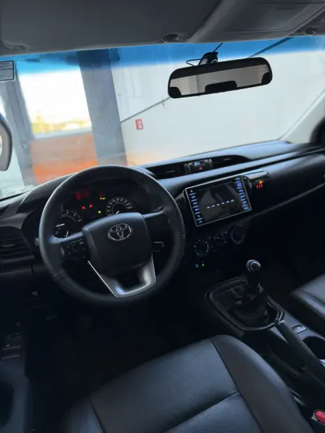 TOYOTA Hilux Caminhonete 2.8 4P 4X4 STD TURBO DIESEL CABINE DUPLA, Foto 15