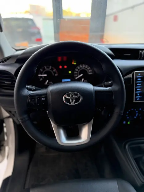 TOYOTA Hilux Caminhonete 2.8 4P 4X4 STD TURBO DIESEL CABINE DUPLA, Foto 18