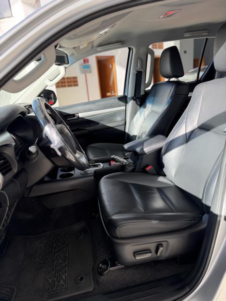 TOYOTA Hilux Caminhonete 2.8 16V 4P SRX DIESEL CABINE DUPLA, Foto 12