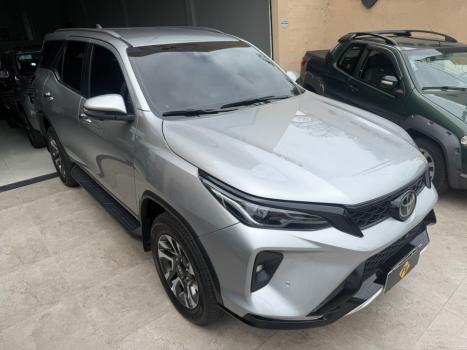 TOYOTA Hilux SW4 2.8 4P SRX 4X4 TURBO DIESEL AUTOM�TICO, Foto 2