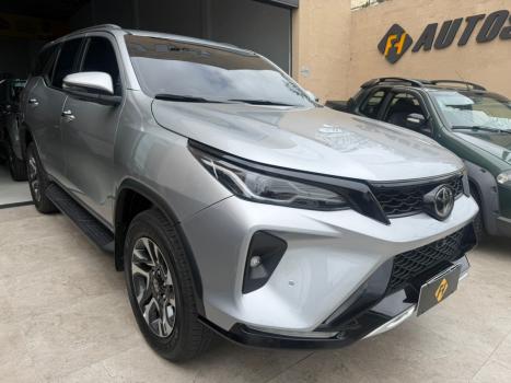 TOYOTA Hilux SW4 2.8 4P SRX 4X4 TURBO DIESEL AUTOM�TICO, Foto 1