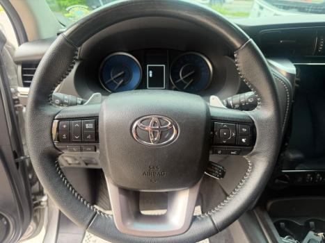 TOYOTA Hilux SW4 2.8 4P SRX 4X4 TURBO DIESEL AUTOM�TICO, Foto 6
