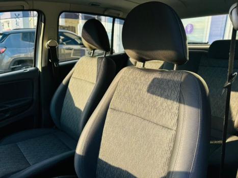 VOLKSWAGEN Fox 1.6 4P, Foto 3