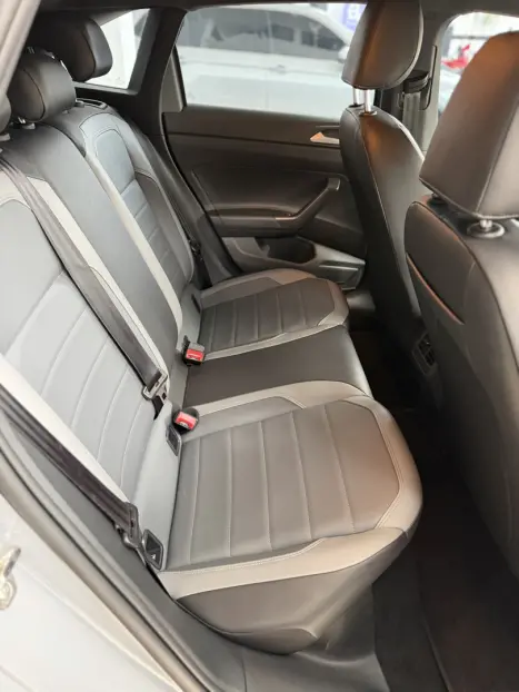 VOLKSWAGEN Nivus 1.0 4P FLEX 200 TSI HIGHLINE TURBO AUTOM�TICO, Foto 16