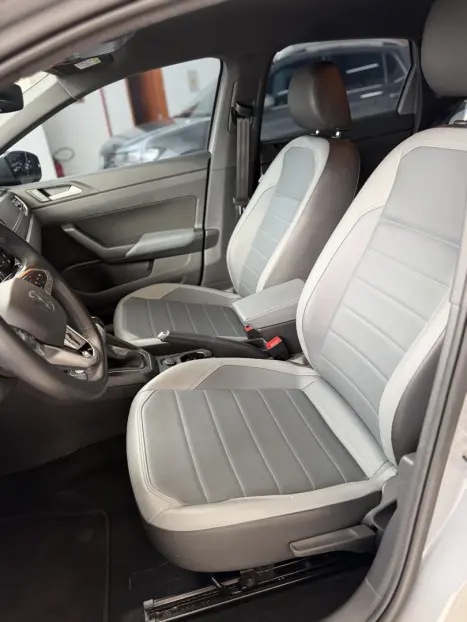 VOLKSWAGEN Nivus 1.0 4P FLEX 200 TSI HIGHLINE TURBO AUTOM�TICO, Foto 17