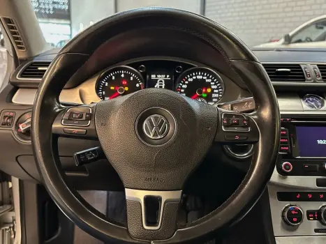 VOLKSWAGEN Passat 2.0 16V 4P R-LINE TSI AUTOMTICO, Foto 8