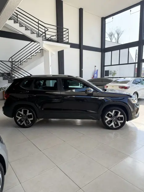 VOLKSWAGEN Taos 1.4 16V 4P FLEX 250 TSI HIGHLINE AUTOMÁTICO, Foto 9 VOLKSWAGEN Taos 1.4 16V 4P FLEX 250 TSI HIGHLINE AUTOMÁTICO, Foto 9