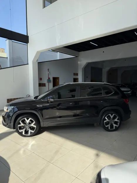 VOLKSWAGEN Taos 1.4 16V 4P FLEX 250 TSI HIGHLINE AUTOMÁTICO, Foto 10 VOLKSWAGEN Taos 1.4 16V 4P FLEX 250 TSI HIGHLINE AUTOMÁTICO, Foto 10