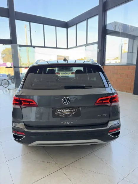 VOLKSWAGEN Taos 1.4 16V 4P FLEX 250 TSI HIGHLINE AUTOM�TICO, Foto 15
